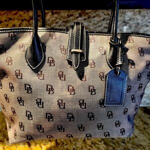 Dooney & Bourke